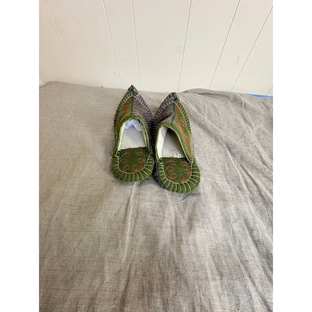 Handmade Felted Wool Embroidered Slippers Green Brown Pointed Toe Size 42 - Picture 6 of 10